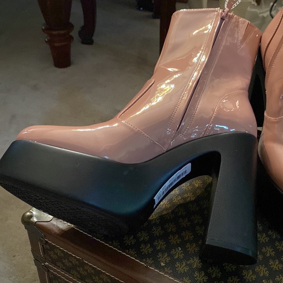 Gianni Bini Pink Patent Leather Platform Boots, Size 8, NEW - Picture 5 of 8